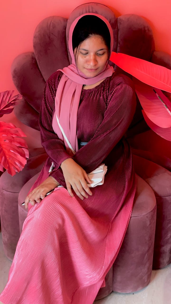 Double shaded modesty gown