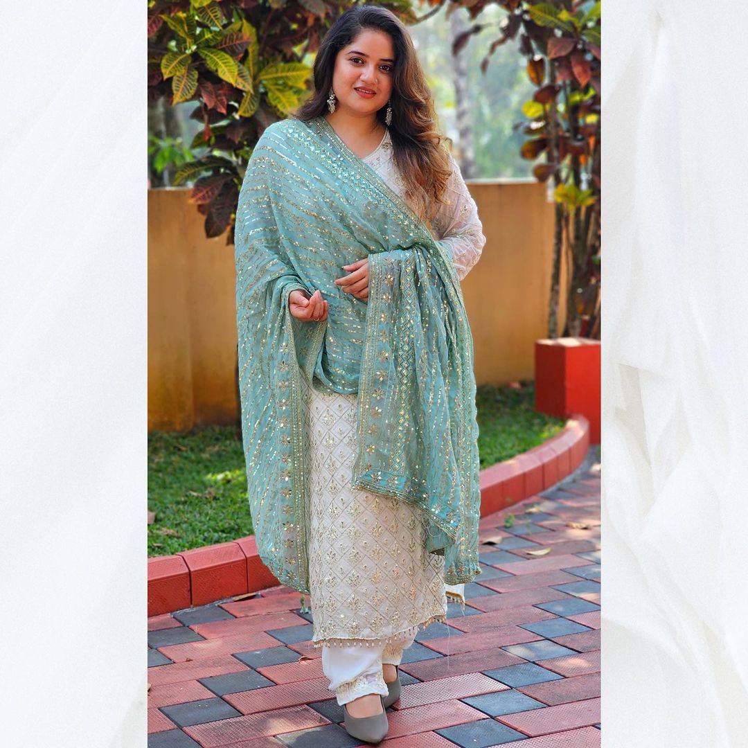 Sequence embroidered suite