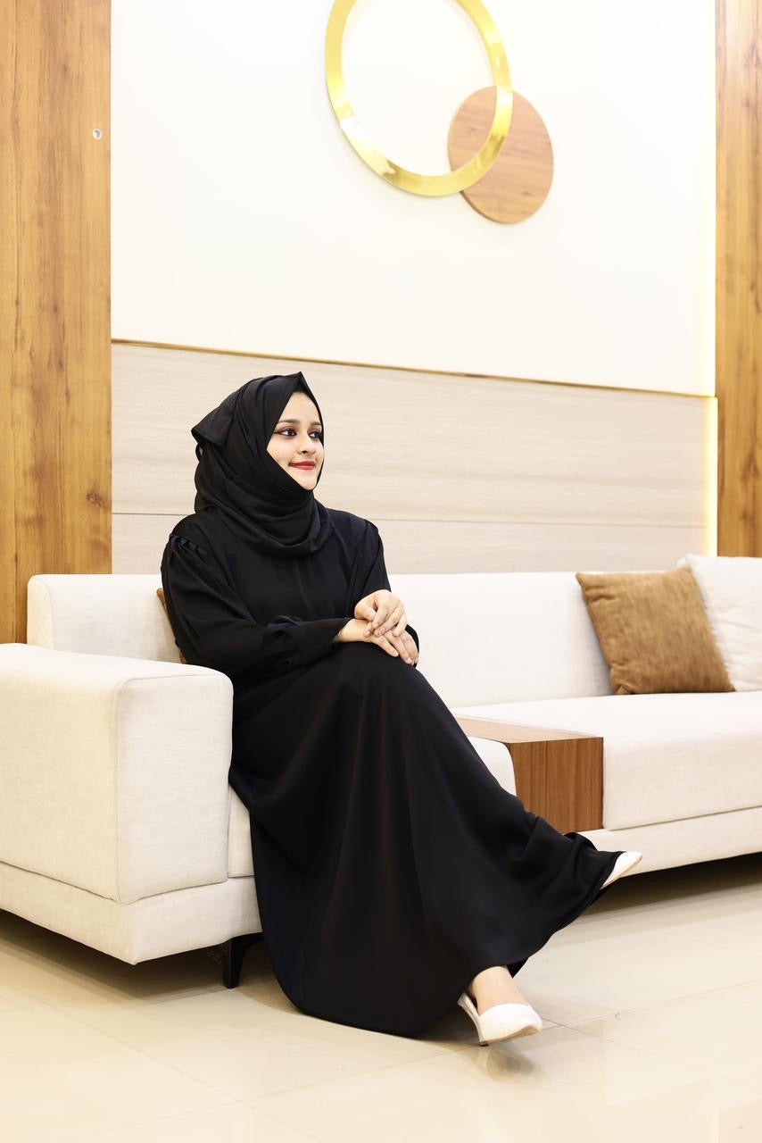 Simple tie abaya