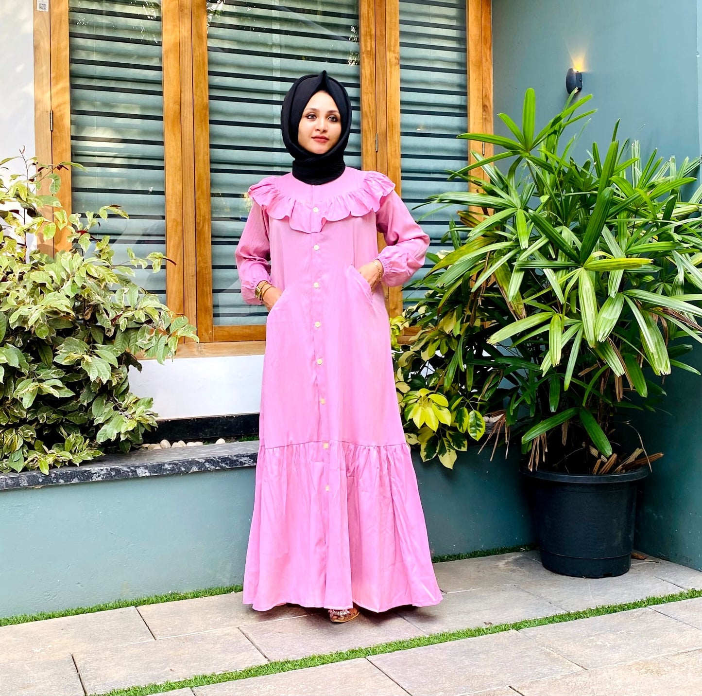 Feeding friendly gown