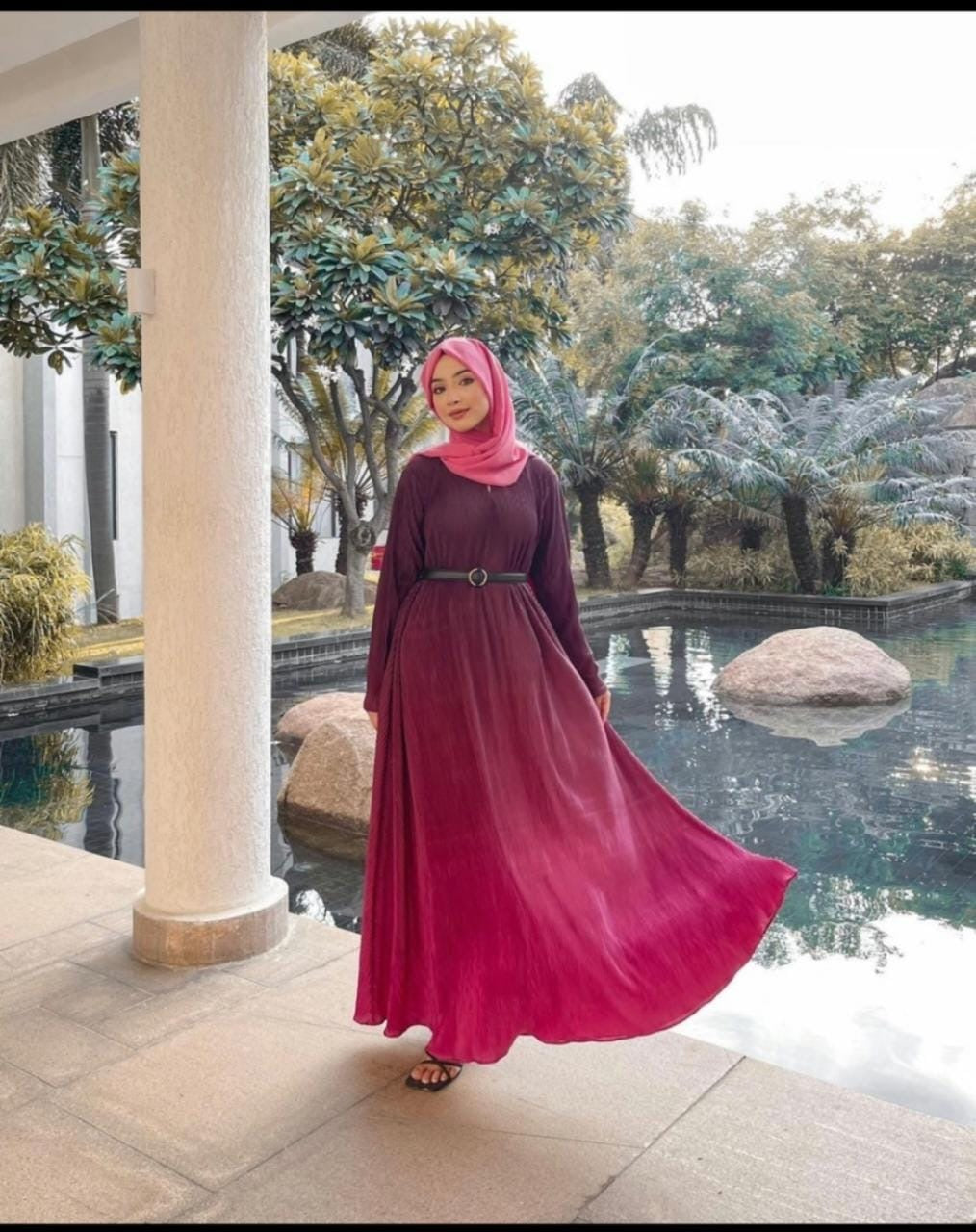 Double shaded modesty gown