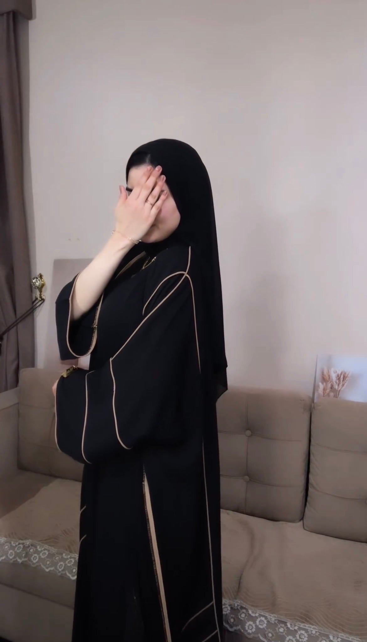Piping premium abaya