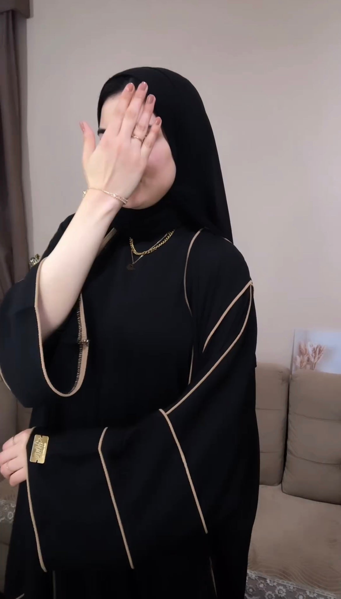 Piping premium abaya