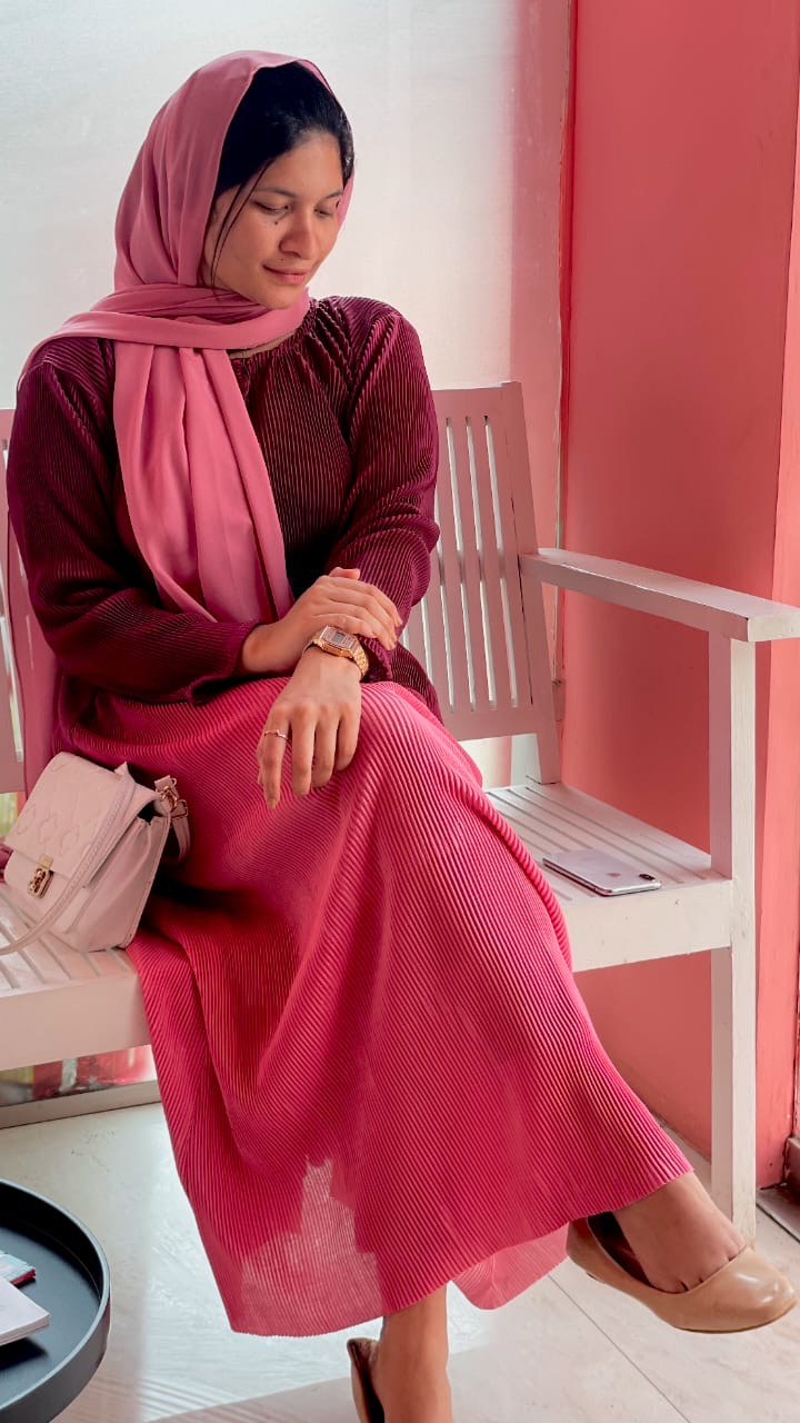 Double shaded modesty gown