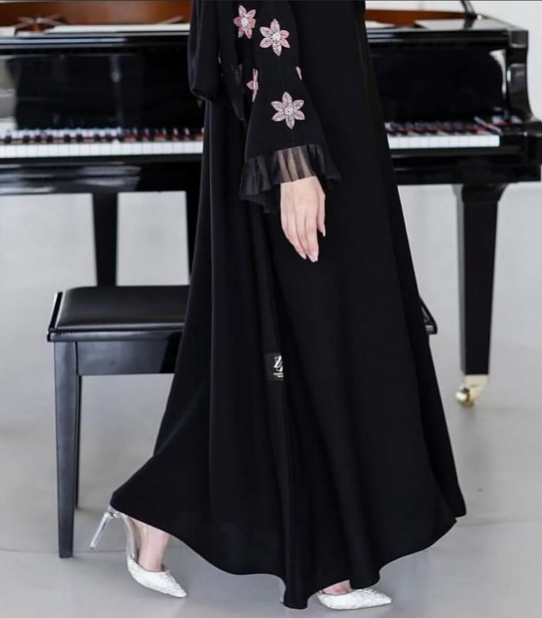 Flower handwork abaya