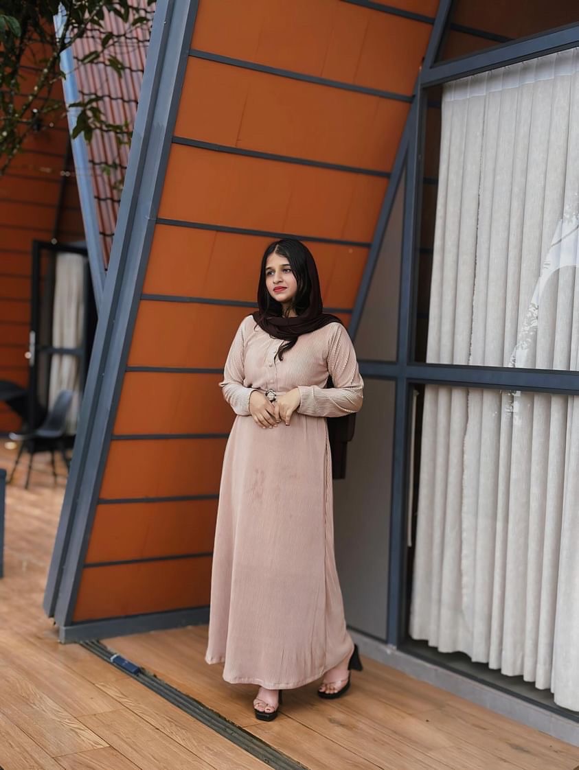 Zanera gown outfit