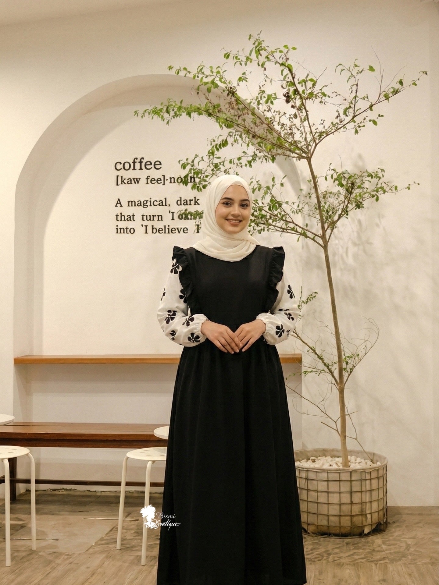 Printed sleeve gown