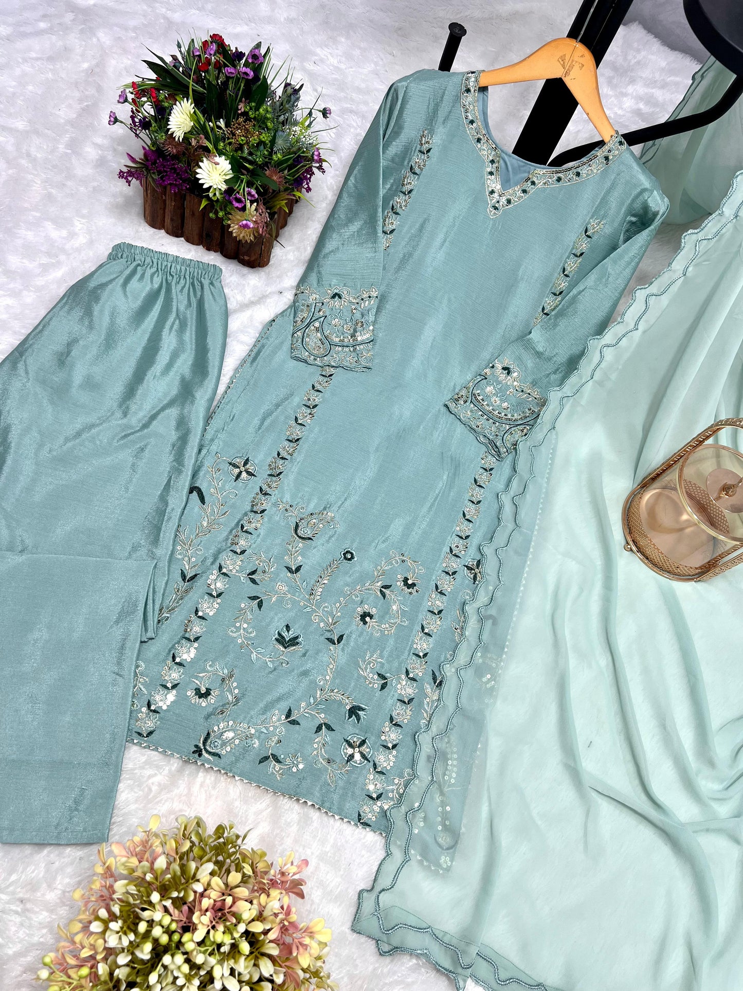 Chinon silk suite