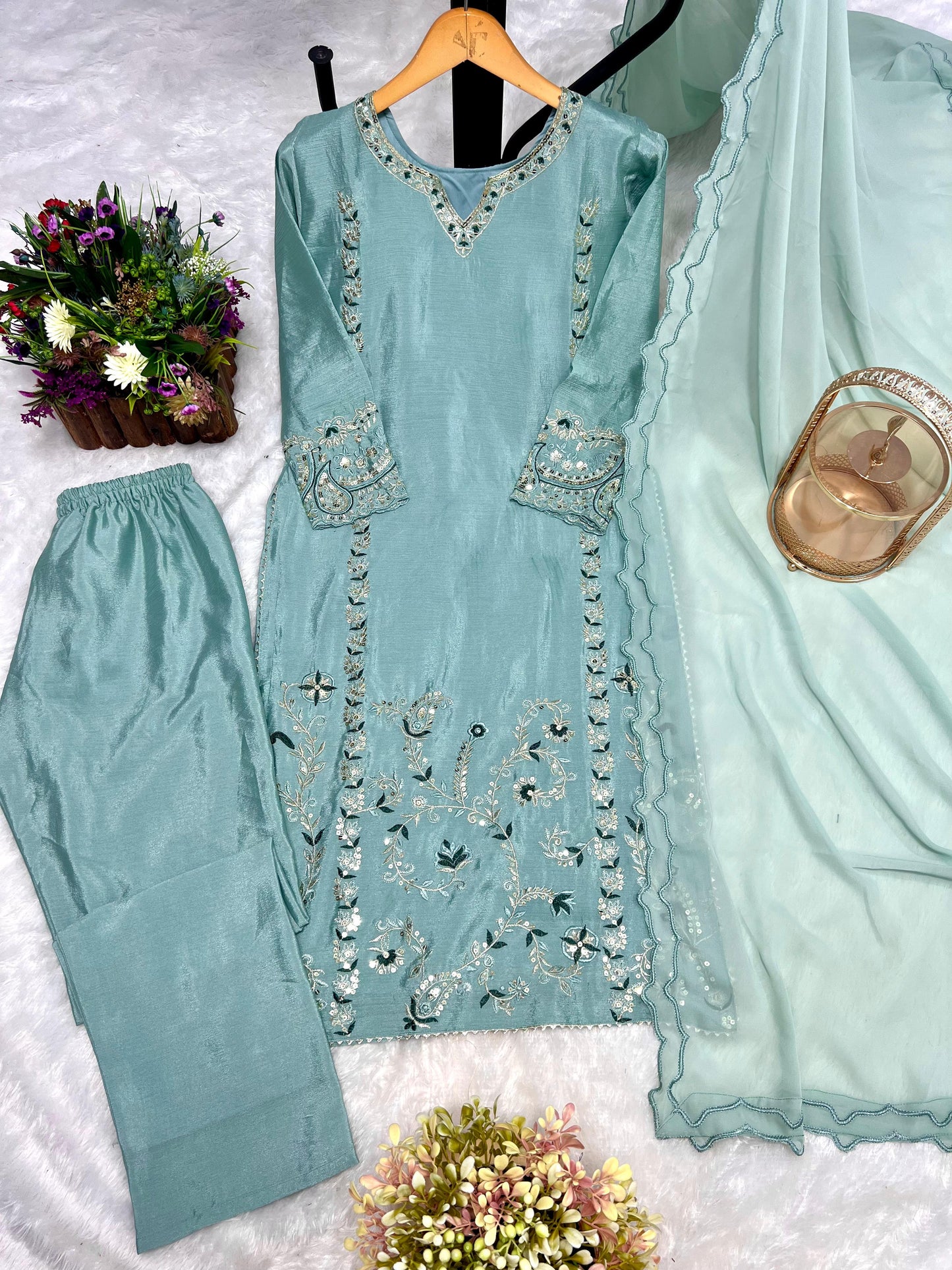 Chinon silk suite