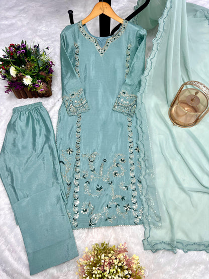 Chinon silk suite