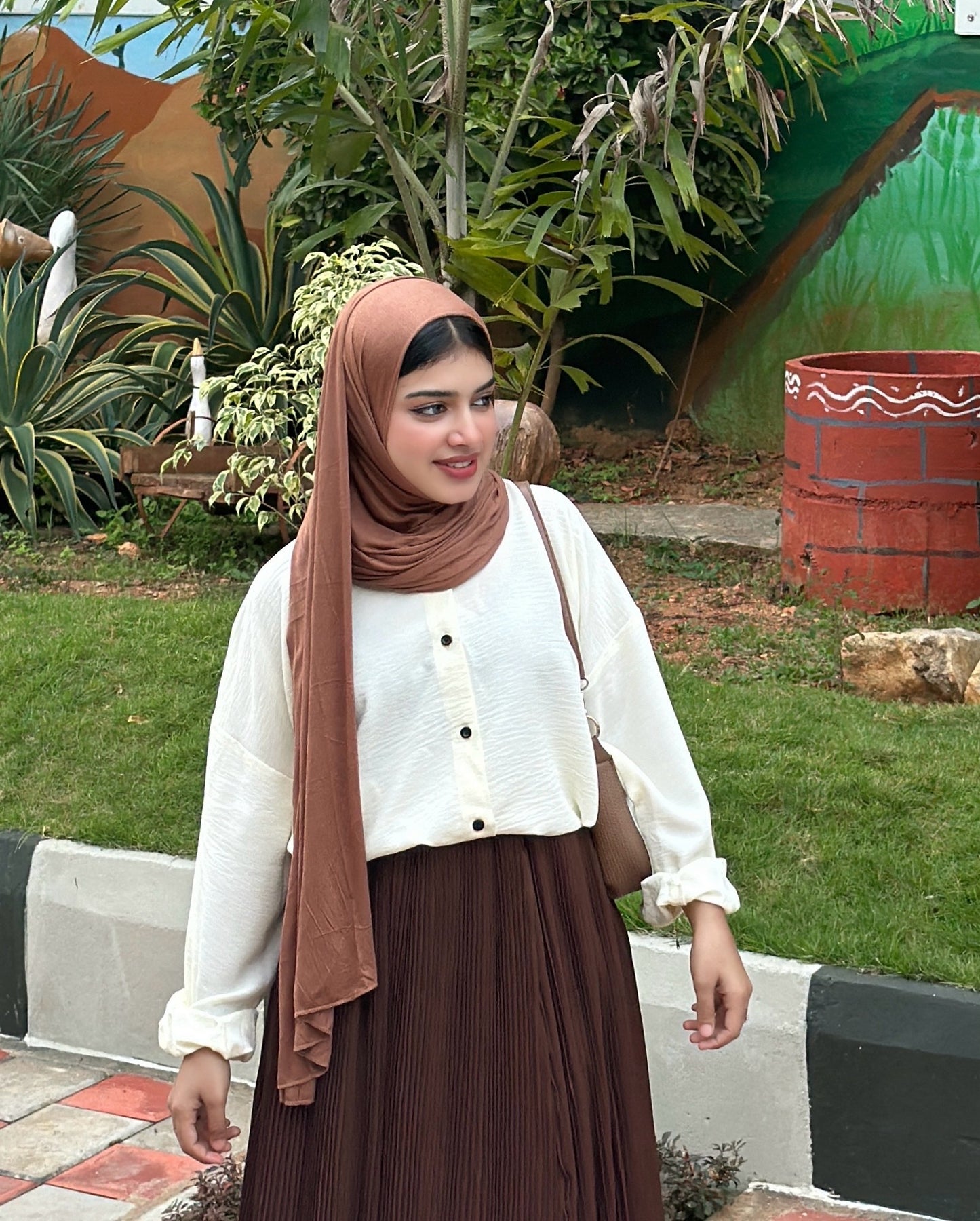 Pleated skirt and cey top