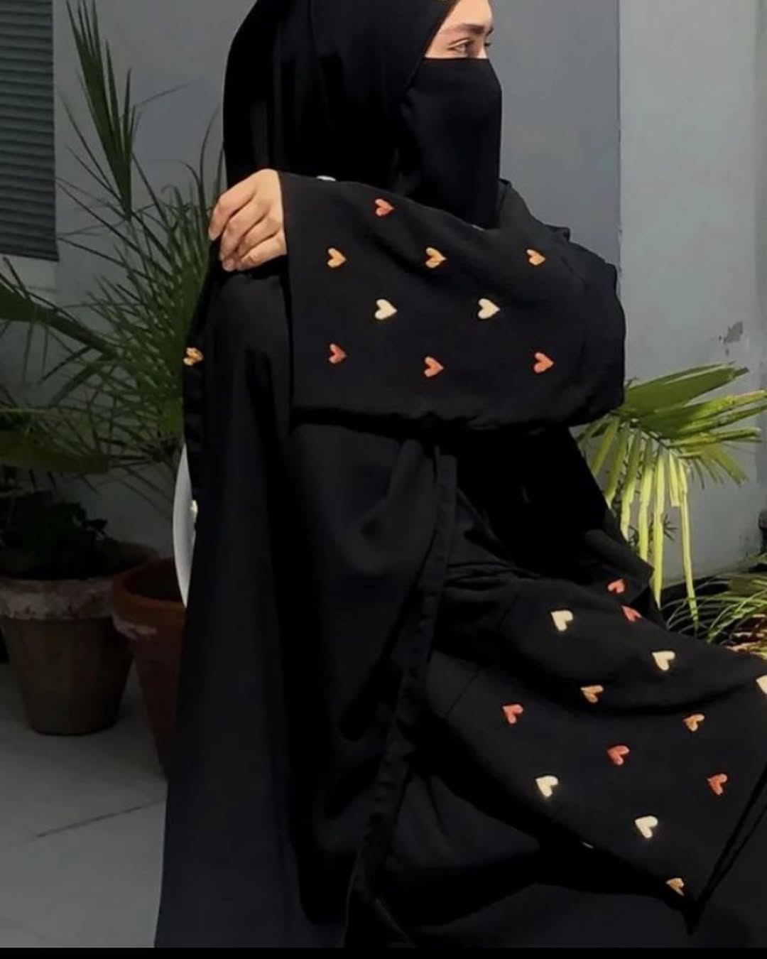 Heart embroidered abaya