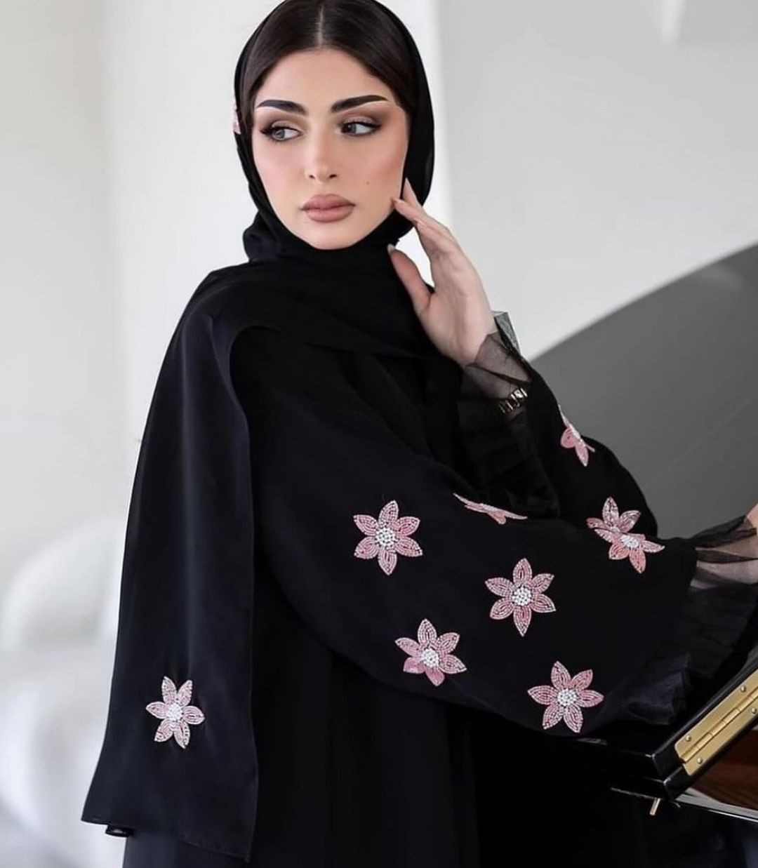Flower handwork abaya