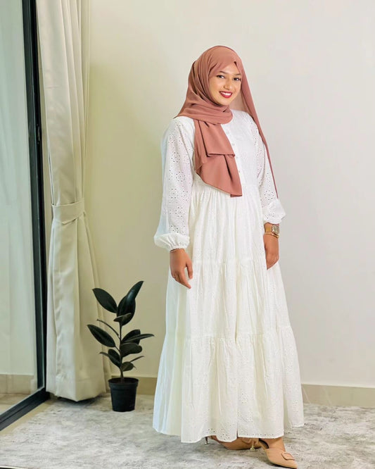 Hakoba gown