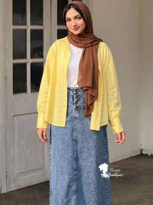 Top inner and denim skirt