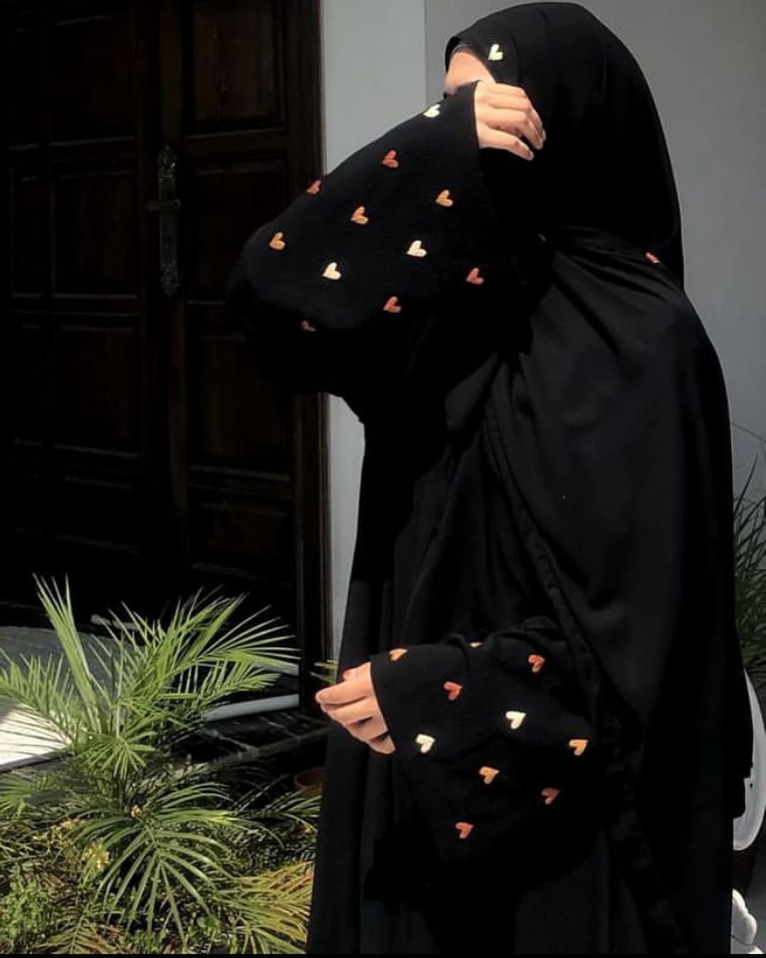 Heart embroidered abaya