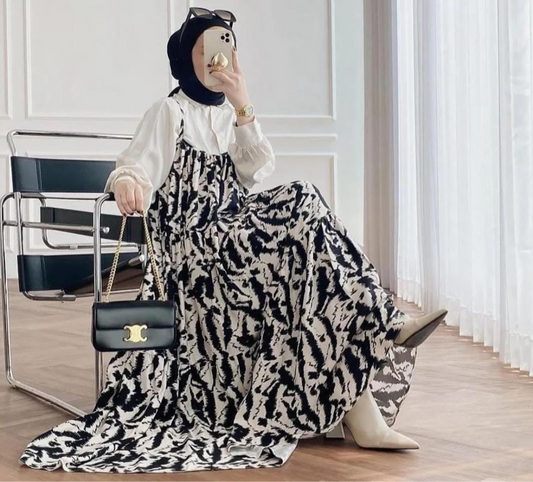 Pinafore and inner