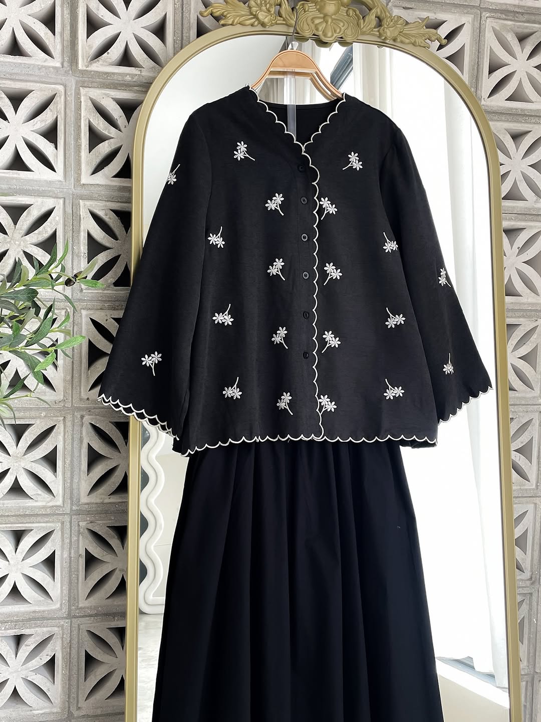 Embroidery top and skirt