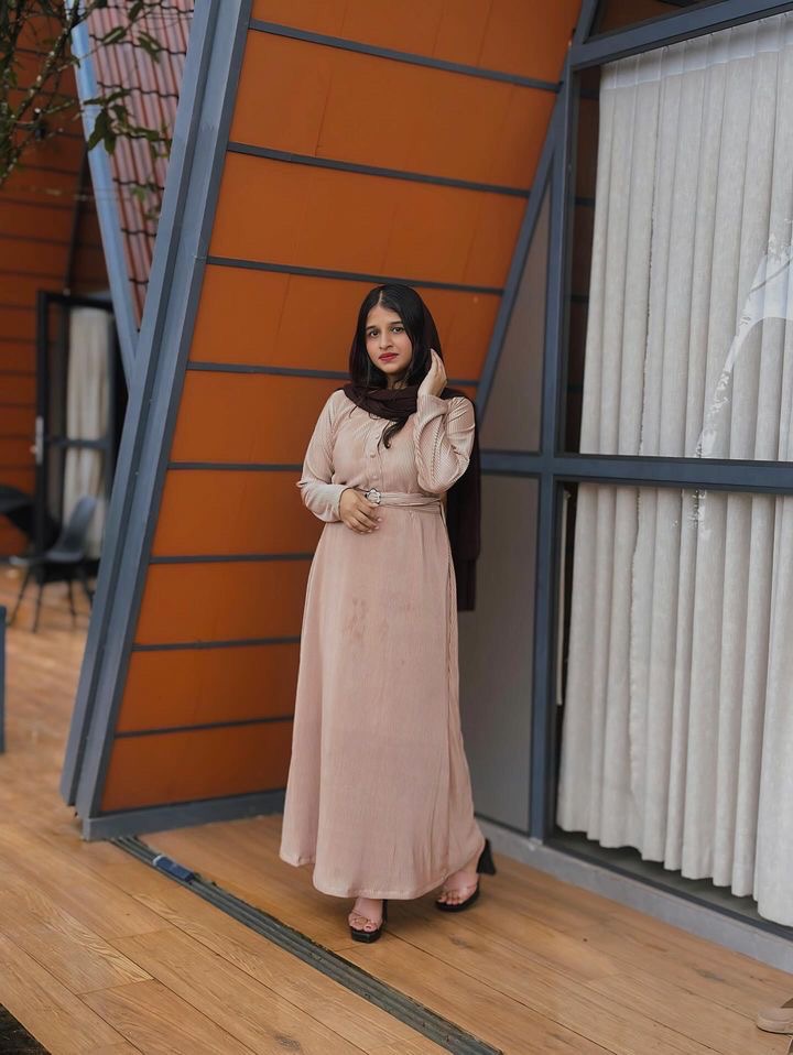 Zanera gown outfit