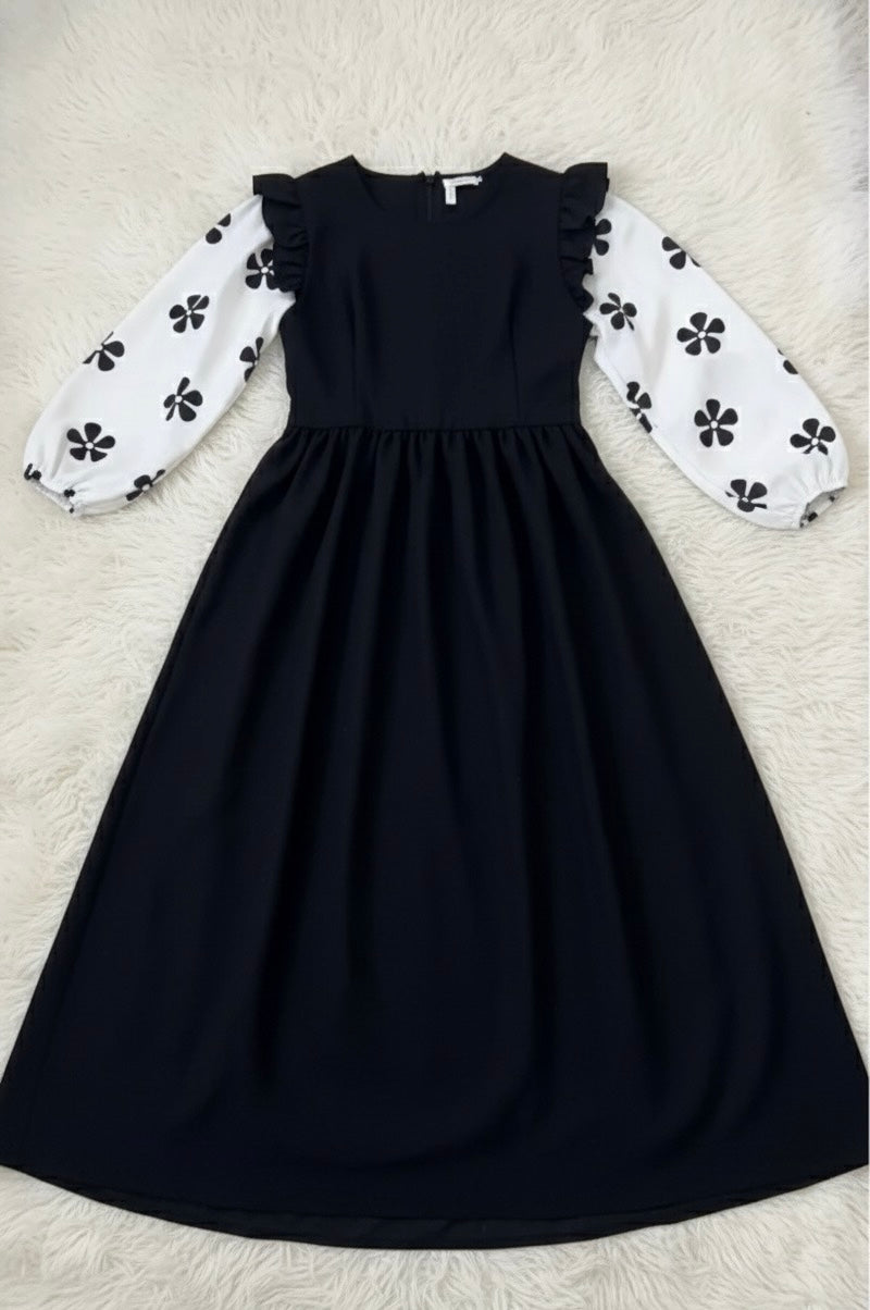 Printed sleeve gown