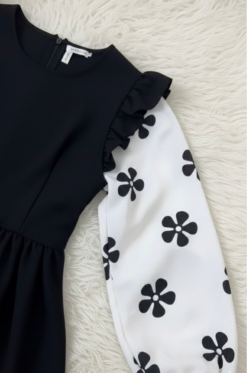 Printed sleeve gown