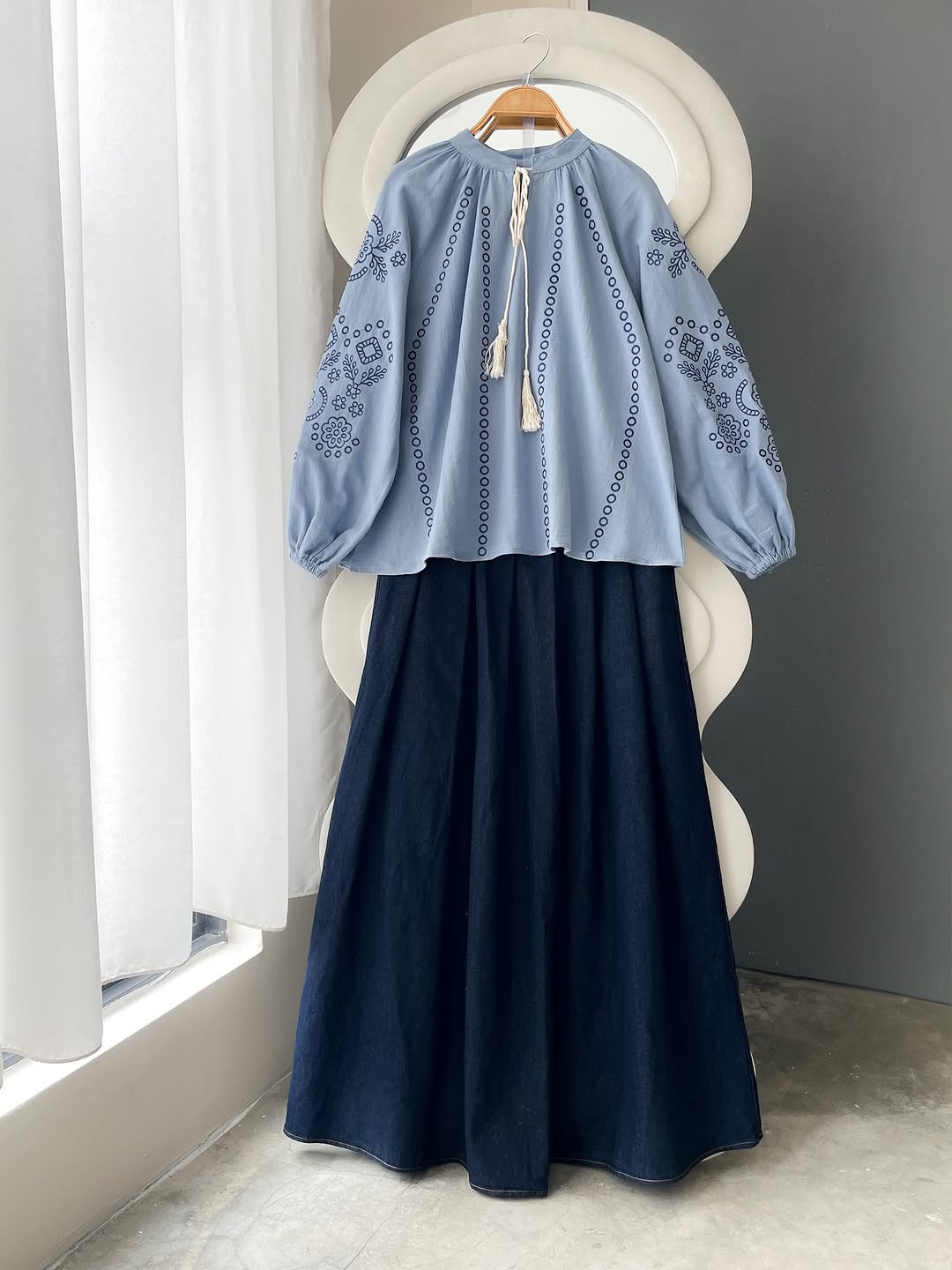 Embroidery top and skirt